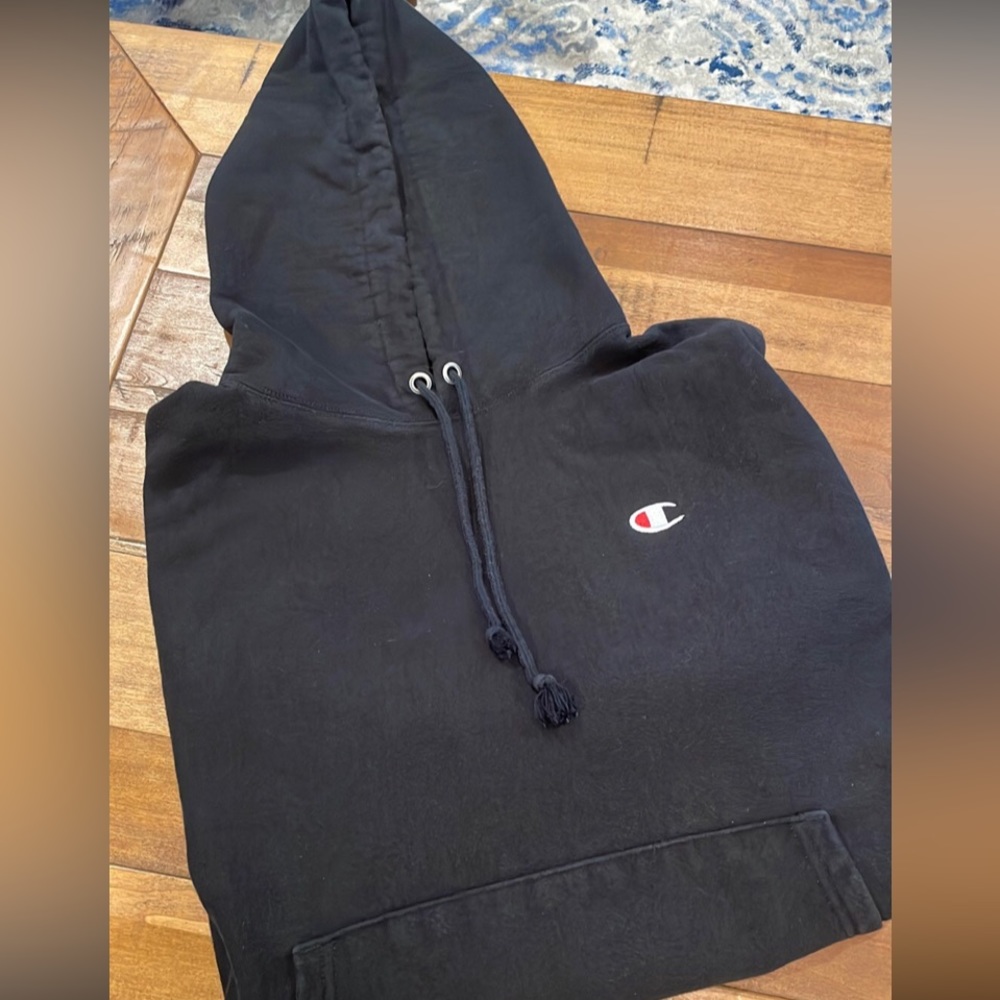 Men’s Large Champion Embroidered Logo Swea…